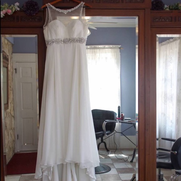 Off white wedding dress w corset back sz 14 - Picture 7 of 8